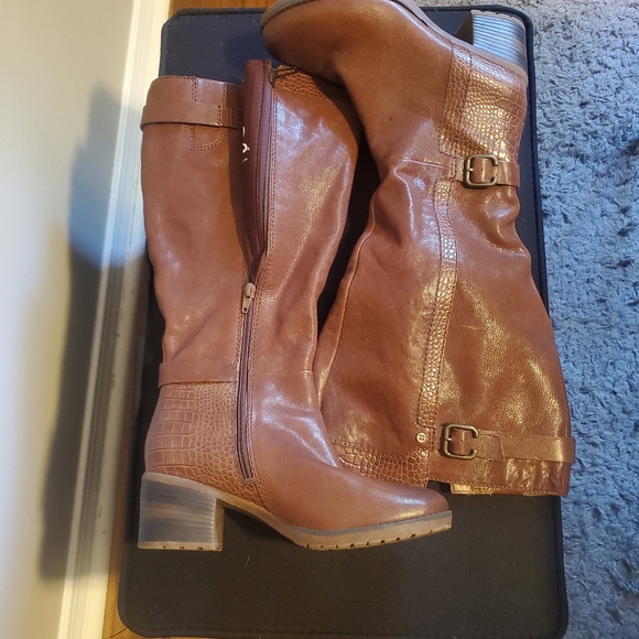 brown leather boots - Picture 4 of 5